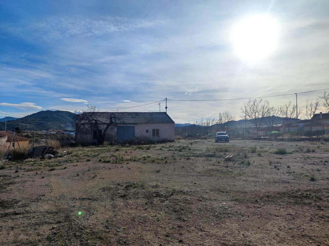  Terreno con almacén Bullas